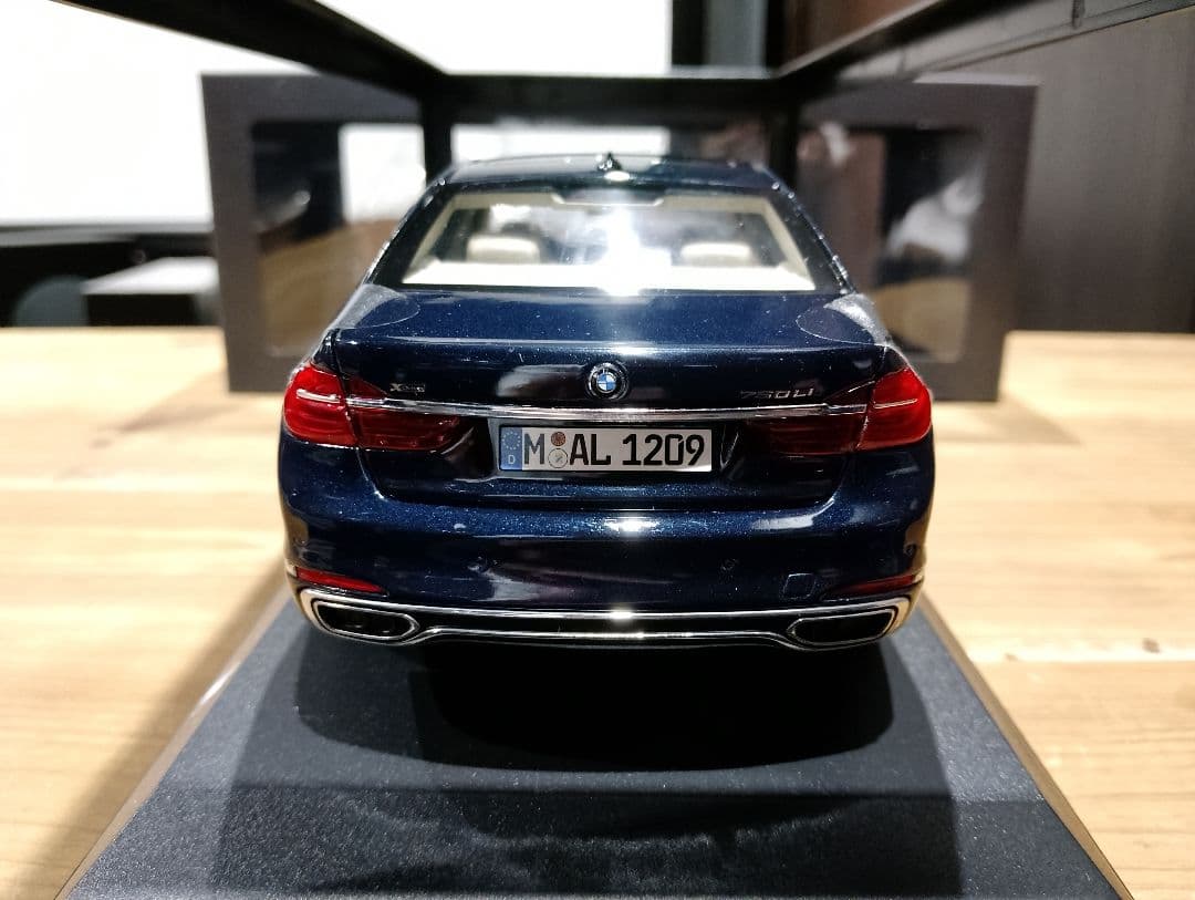 夢伝説1/18 BMW 7シリーズ 750Li ディーラーミニカー　ブルー