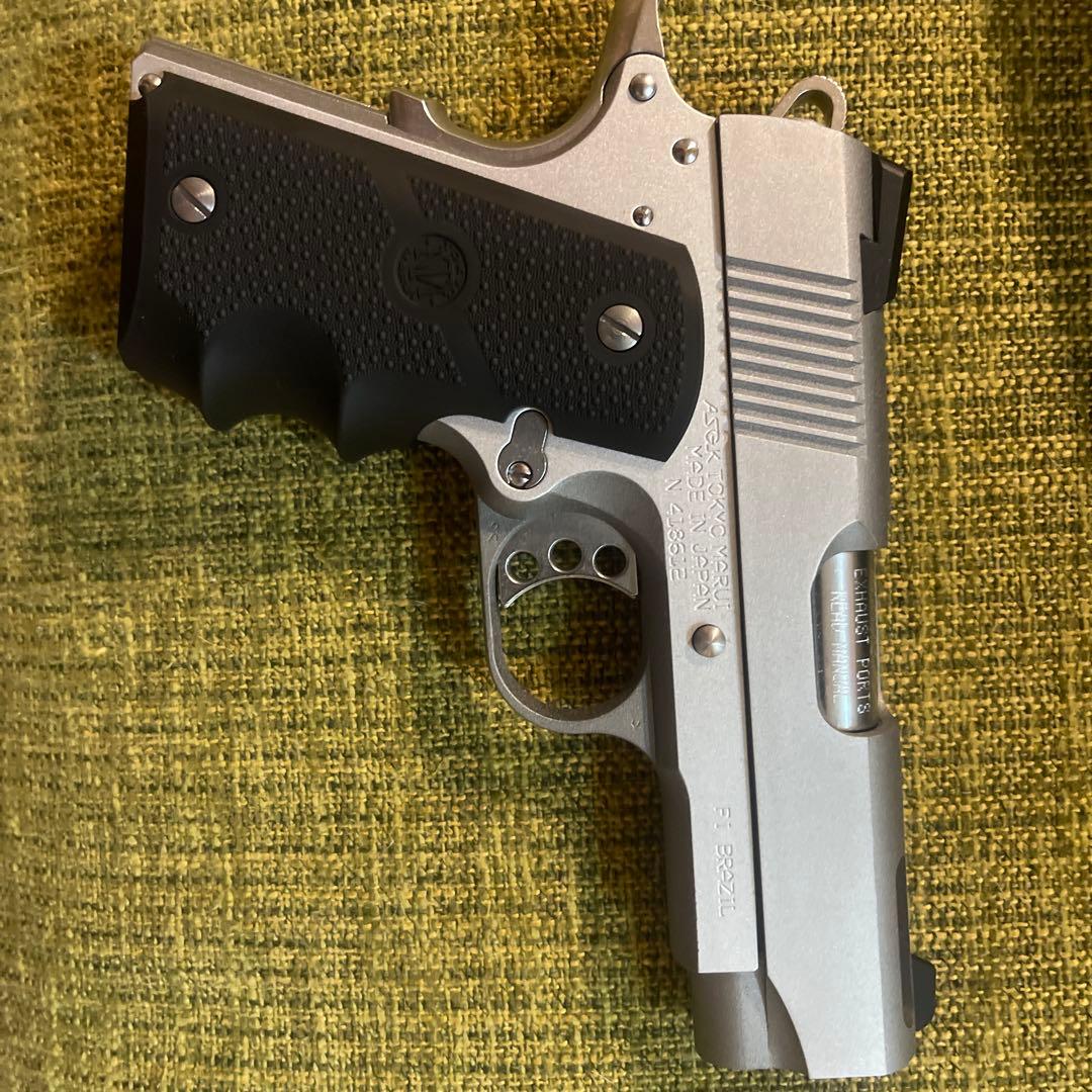 極美品　東京マルイV10 Ultra Compact ガスガン