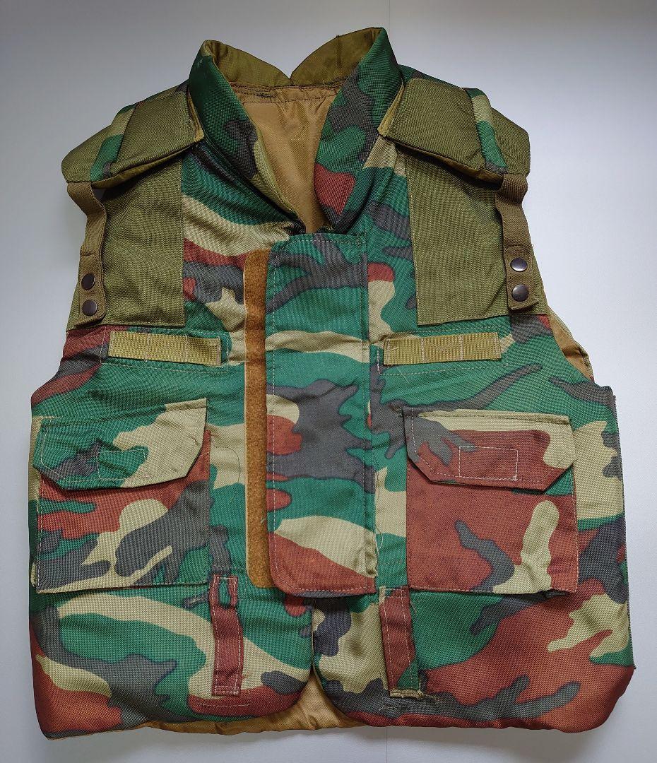 ミリタリーベスト