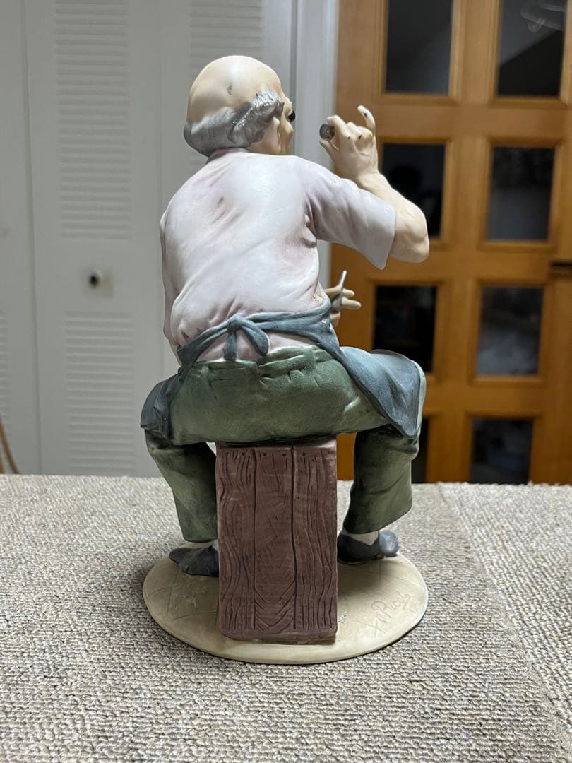 カポディモンテ 時計職人のヴィンテージ陶器彫刻 イタリア 1950 年代