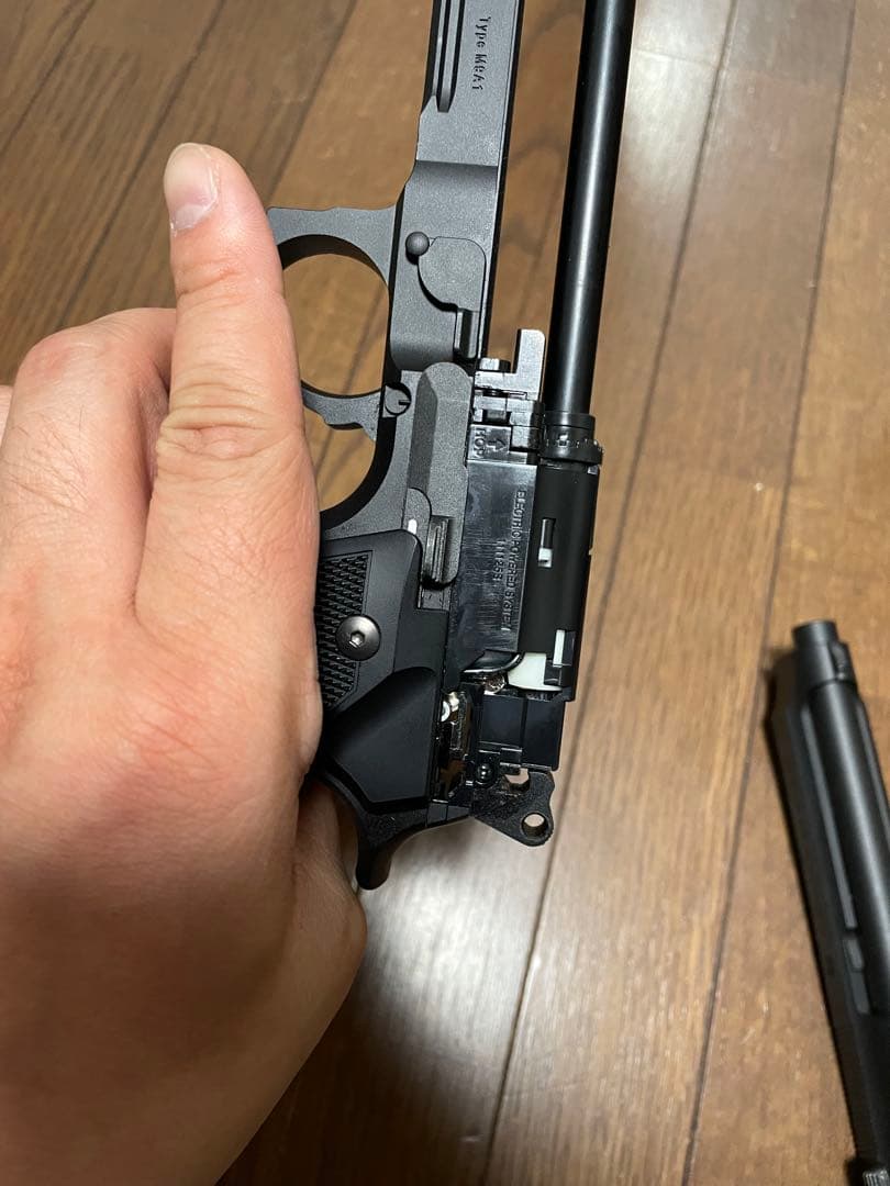 電動ハンドガン　ベレッタ　M9A1 フル・セミオート　バッテリー　充電器付き