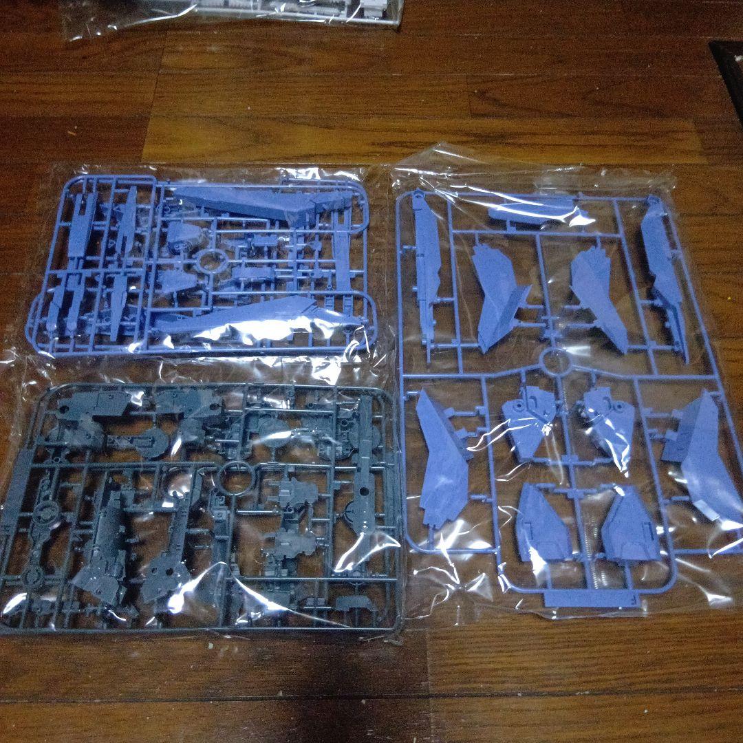 未組立、GNアームズタイプＤだけです。ガンダムデュナメス、入っていません。