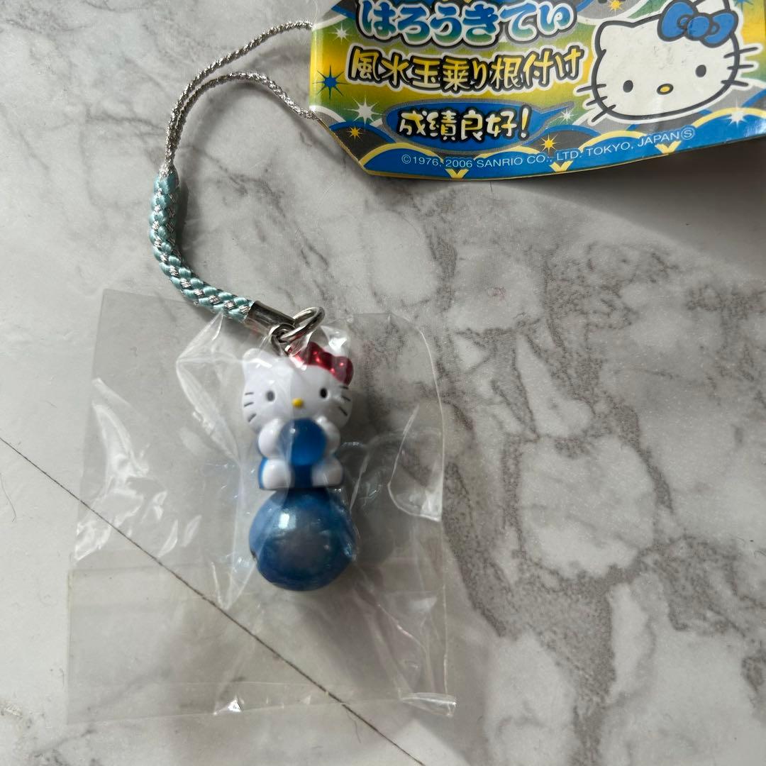 レア　ご当地キティー　ストラップ　根付け　風水 玉乗り根付 ハローキティ
