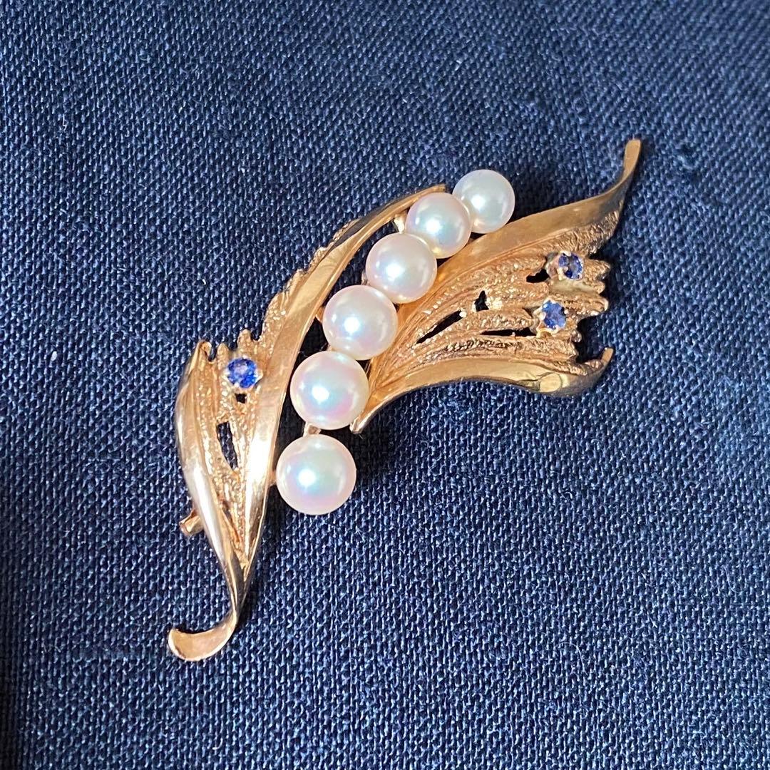 K14アコヤパールサファイアブローチ　羽毛のようなお洒落なデザイン