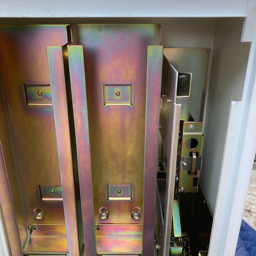 カードガチャ　手動式自動販売機　ダイト　DF-5 鍵新品