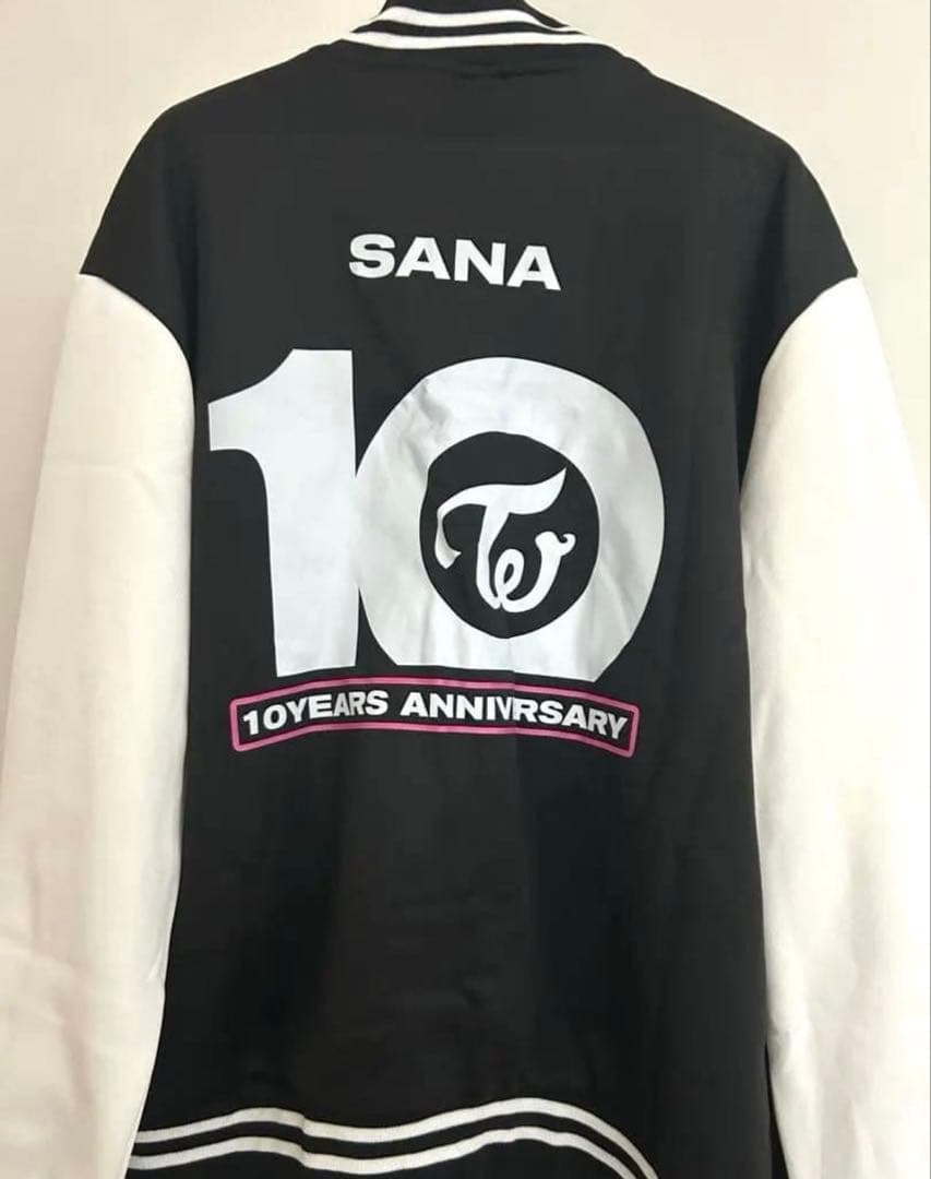 TWICE ONE A MILL 1ON レプリカ　ツウィ、サナ