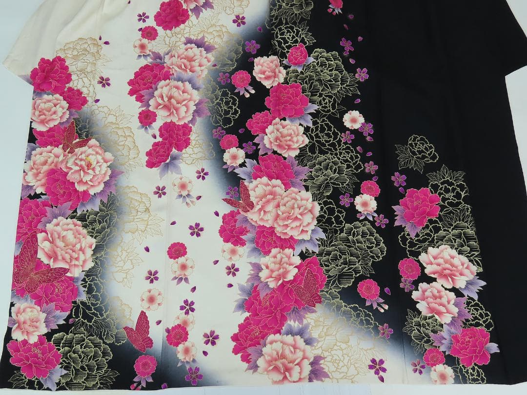 要事前確認　振袖　正絹　人気柄　黒　裄66　身丈164 　成人式　3347rym