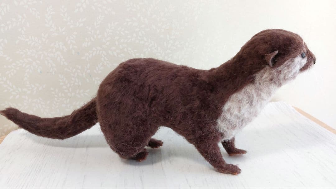 羊毛フェルト　コツメカワウソ