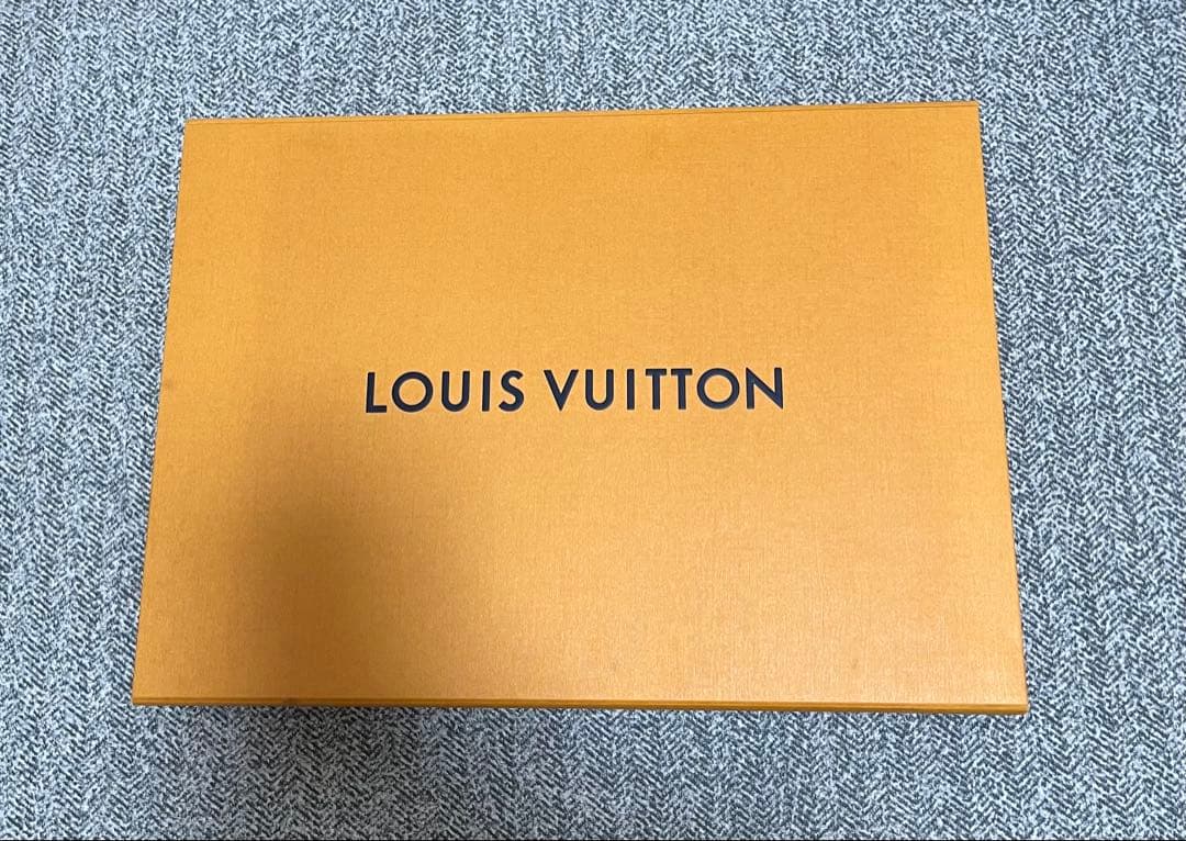 LOUIS VUITTON ルイヴィトン　マフラー　グリペルル（グレー）