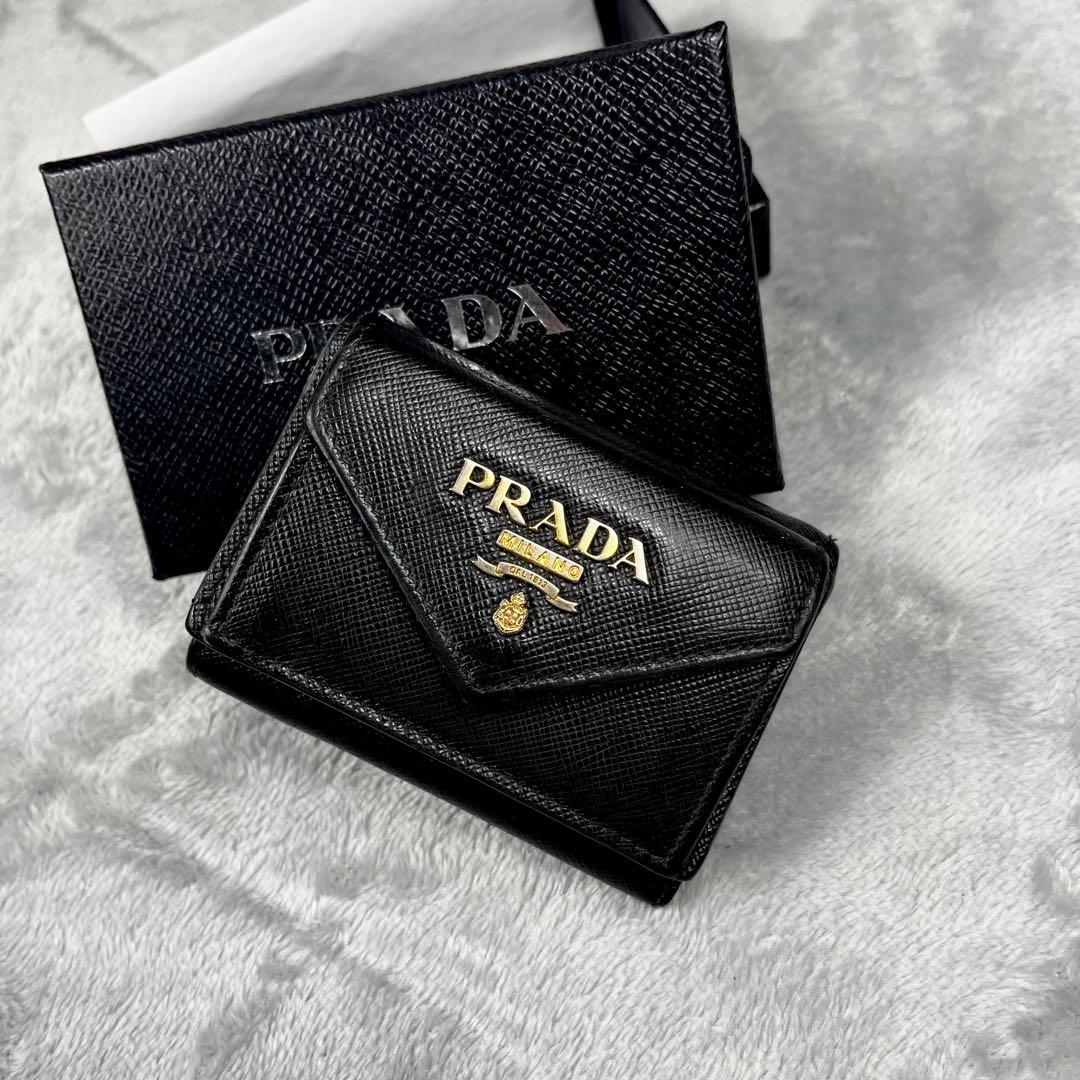Prada プラダ 3つ折り財布 ブラック 黒 サフィアーノレザー