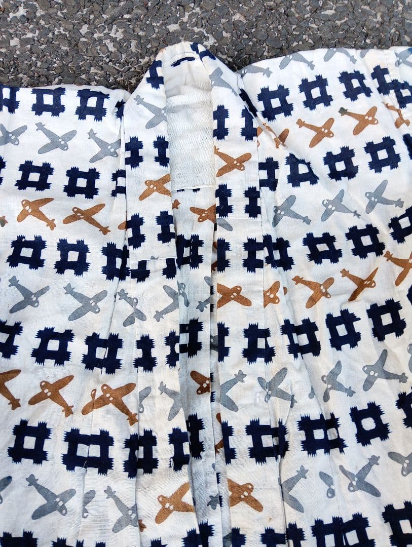 戦闘機柄　着物　子供服　古布　　戦前　戦争　　戦時資料　飛行機