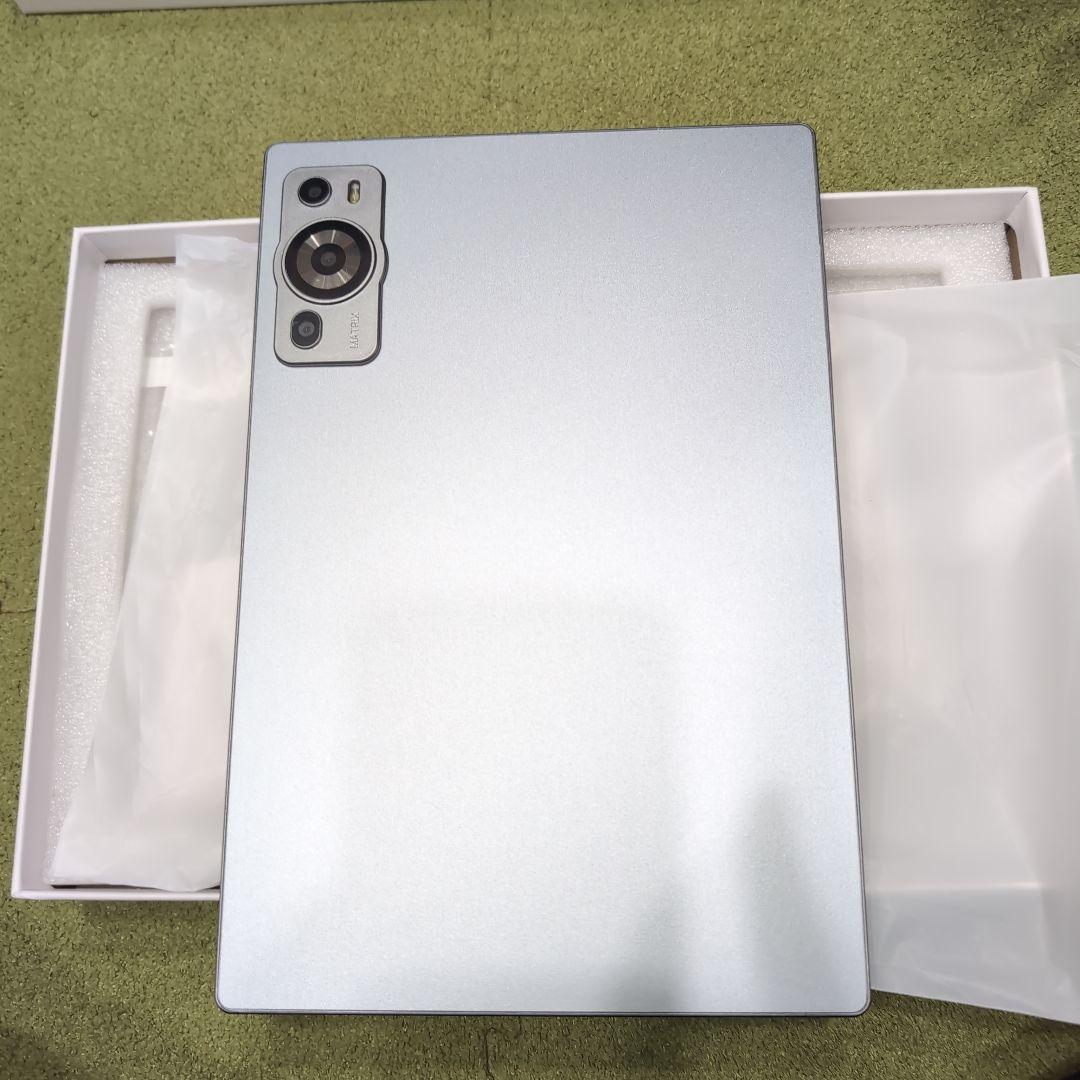 新品未使用 シルバー Androidタブレット