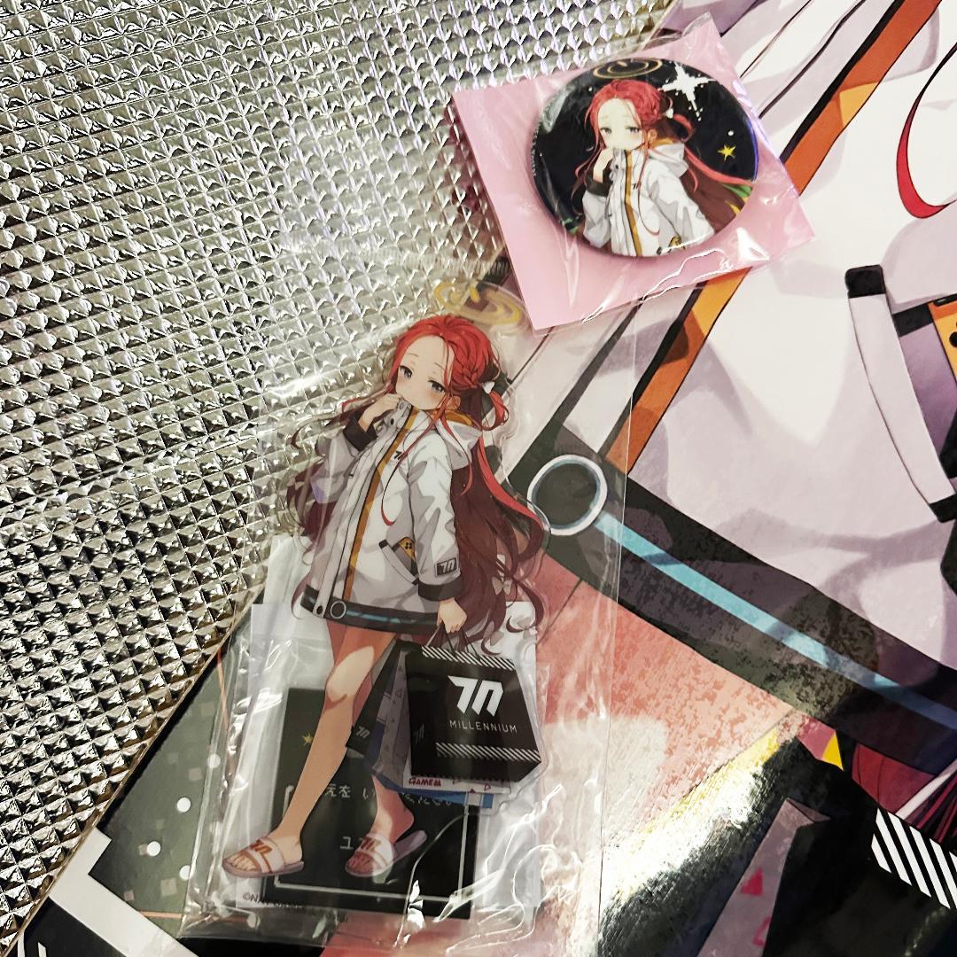 ブルーアーカイブ　スケートデッキ　アクリルスタンド　缶バッジ　花岡ユズ