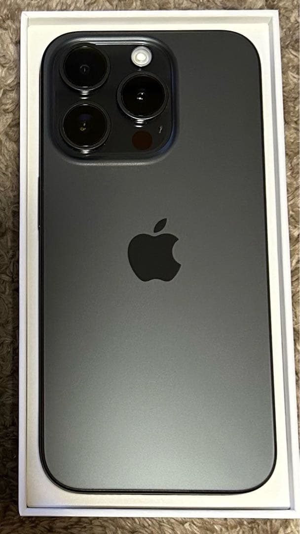 Apple iPhone 15 Pro ブラックチタニウム　256GB 箱付き