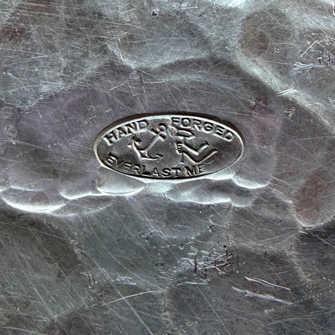 花彫刻のアルミ製ボウル アンティーク