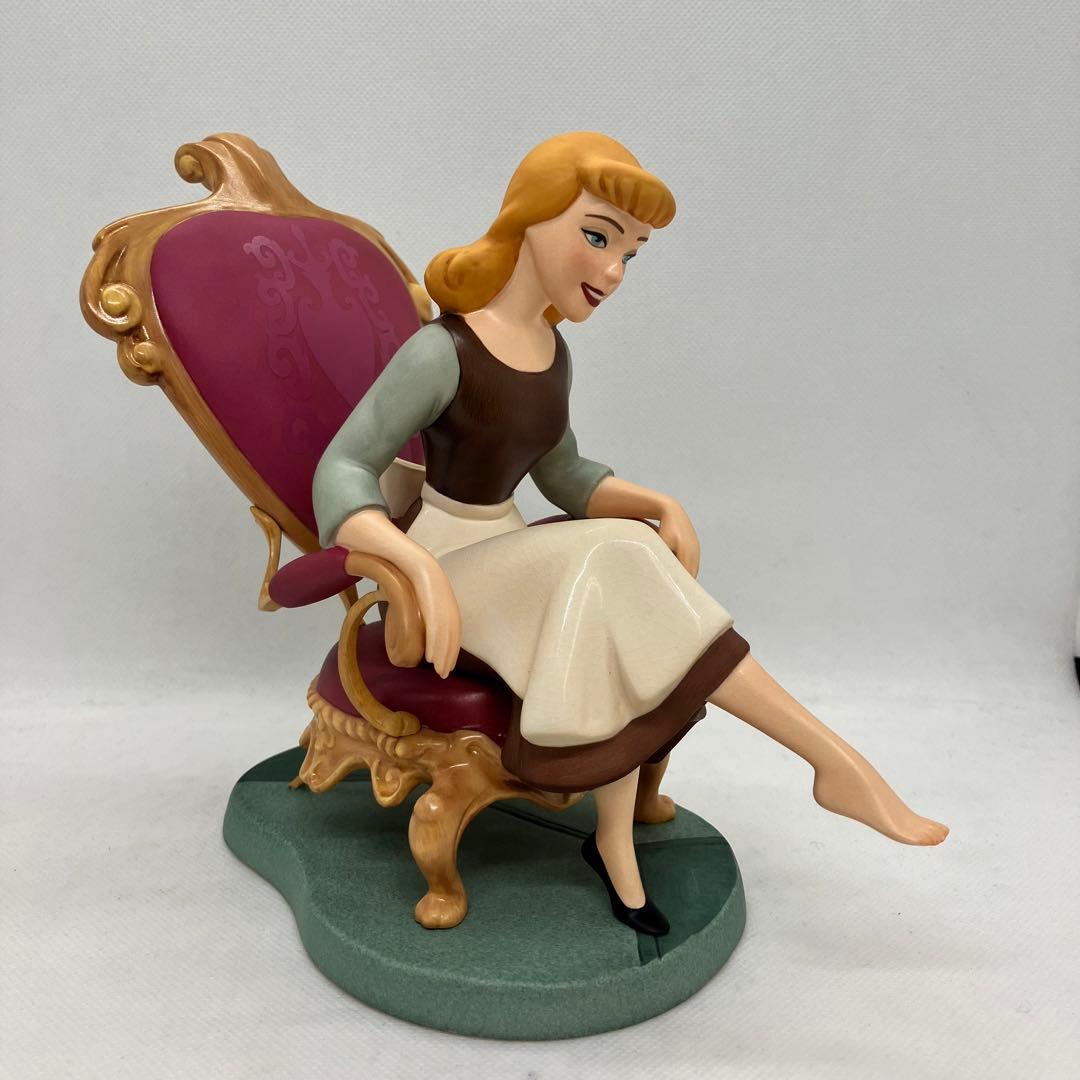 【美品】ディズニー WDCC シンデレラ『プリンセスを探し出すガラスの靴』廃盤品