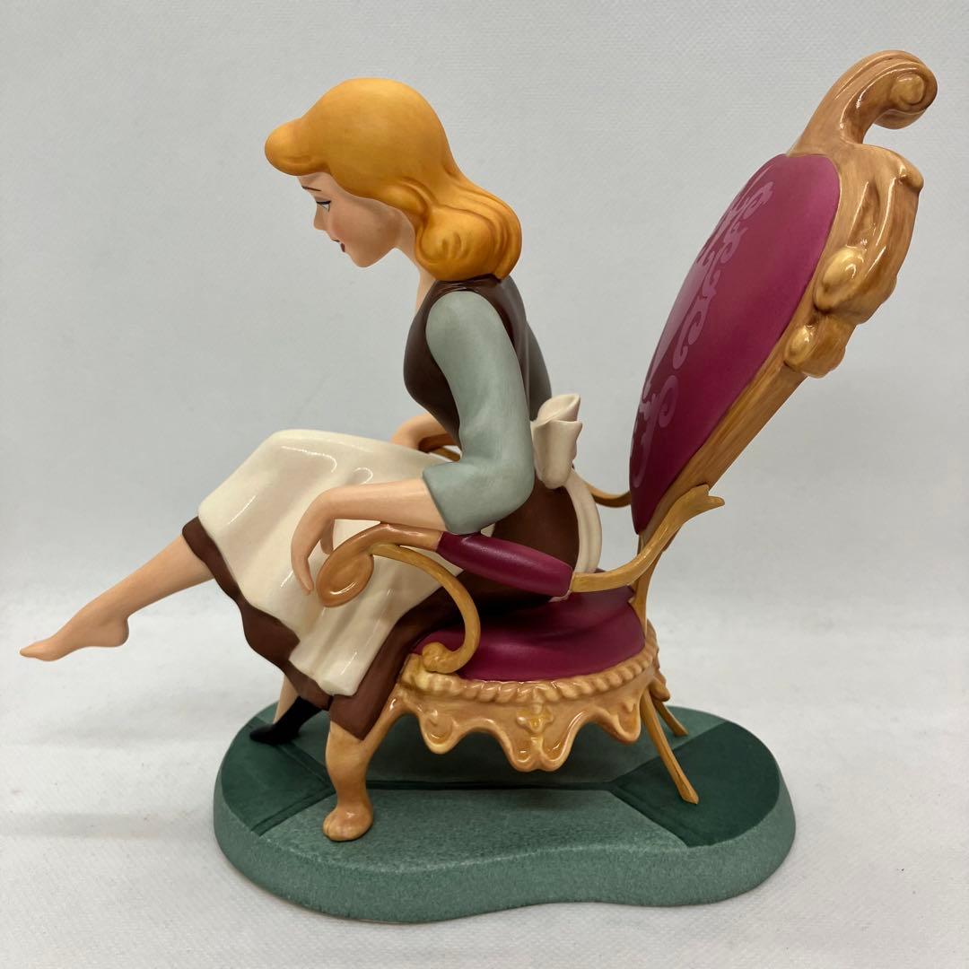 【美品】ディズニー WDCC シンデレラ『プリンセスを探し出すガラスの靴』廃盤品