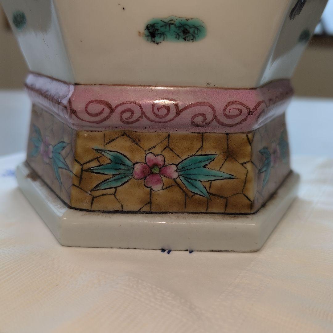 八角形の陶磁器花瓶