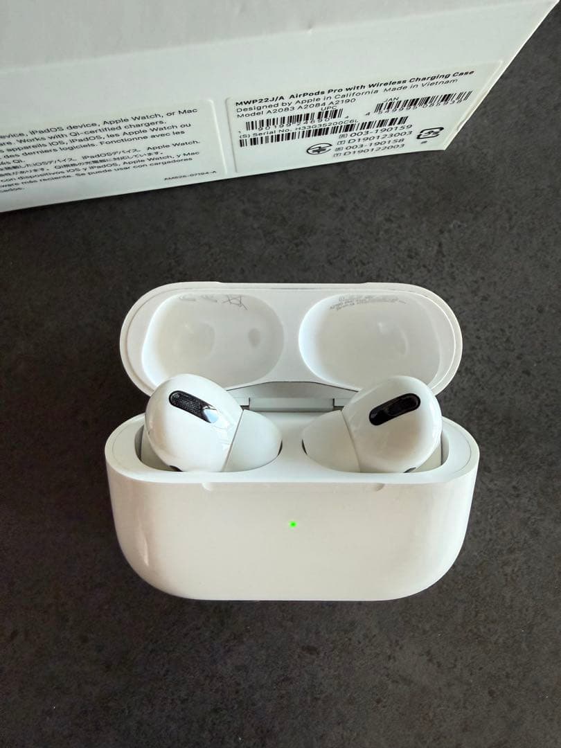 【美品】AirPods Pro 本体 保属品全部付き