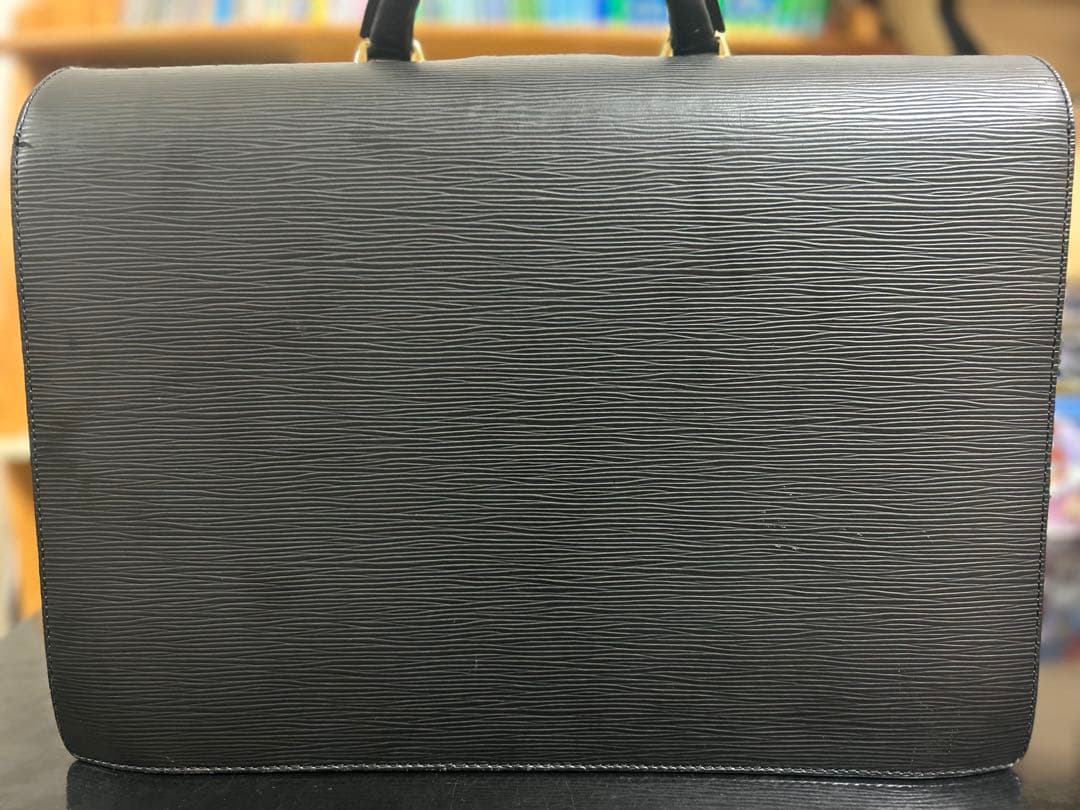 正規極美品✨ ルイ・ヴィトン エピ セルヴィエットフェルモワール ドクターバッグ