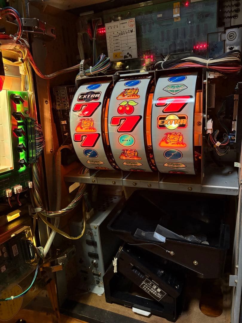 【送料込】4号機 デュエルドラゴンR パチスロ実機 スロット