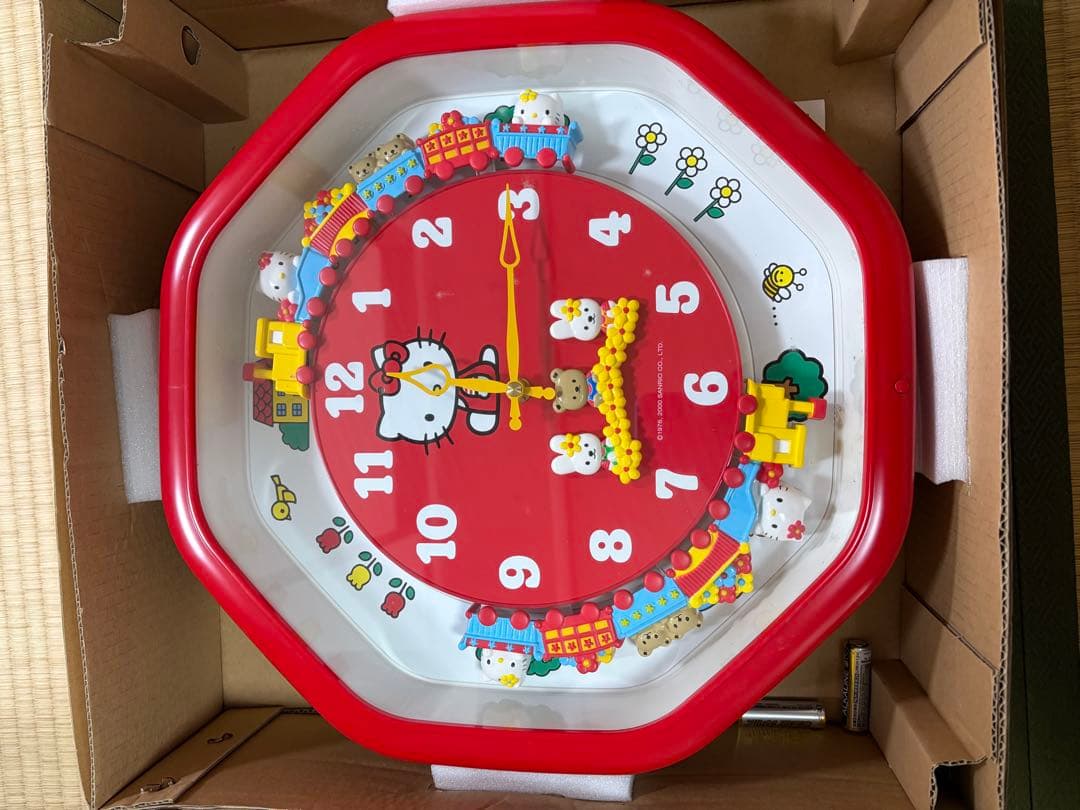 ハローキティ 八角形掛時計箱あり、説明書付き