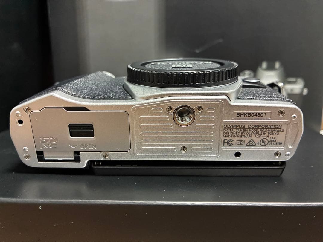 OLYMPUS OM-D EM10 mark2 +カメラの知識本