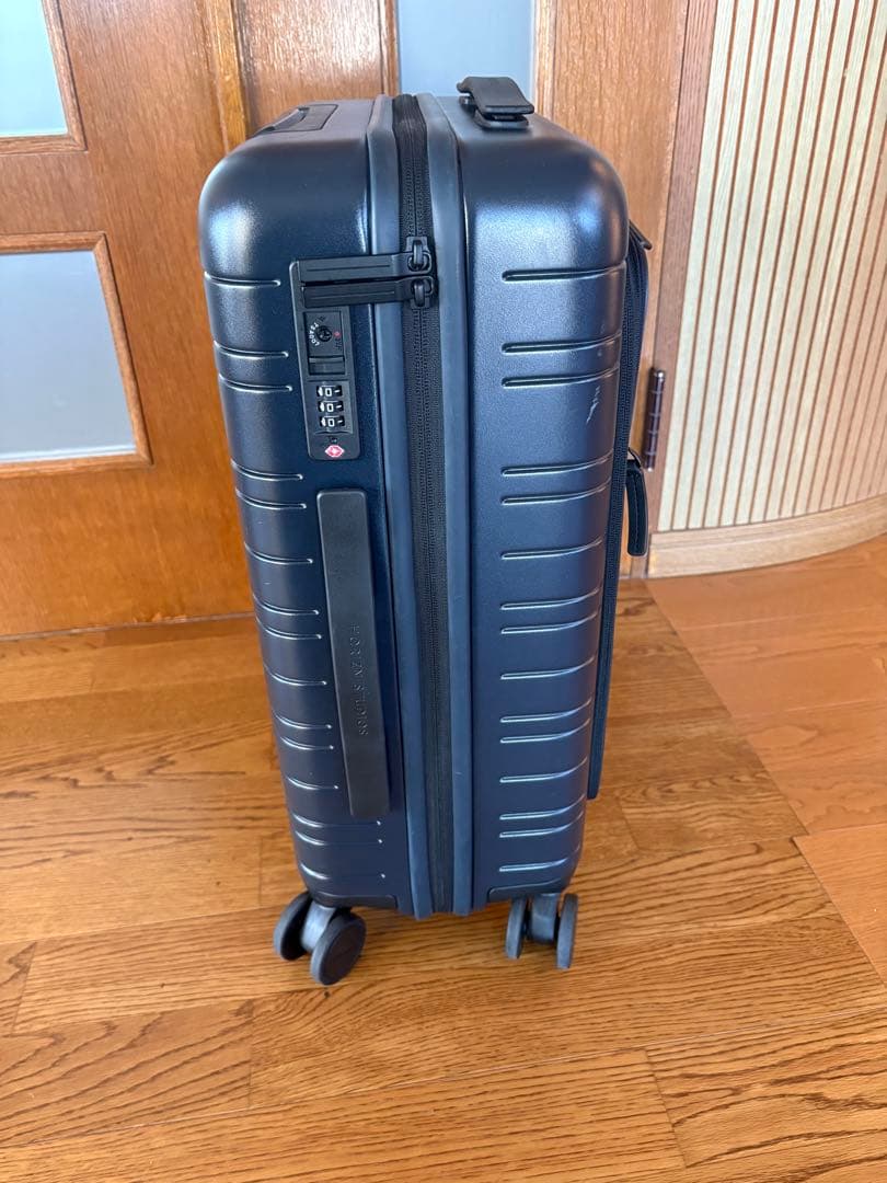 マクド メルセデスベンツノベルテキャリーケース