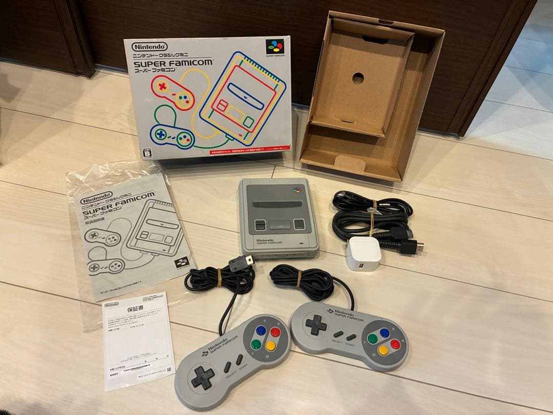 アダプタ付　Nintendo ニンテンドークラシックミニ スーパーファミコン