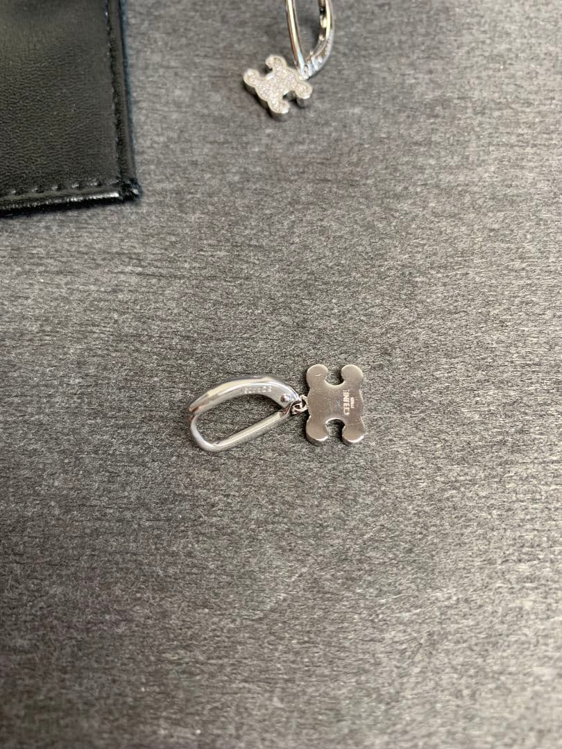 シルバー トリオンフ ラインストーン ピアス