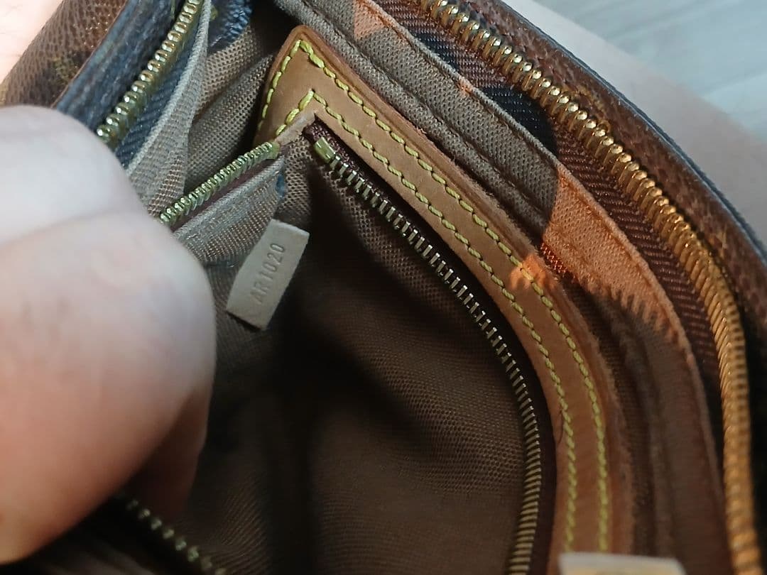 Louis Vuitton ショルダーバッグ ブラウン トロター