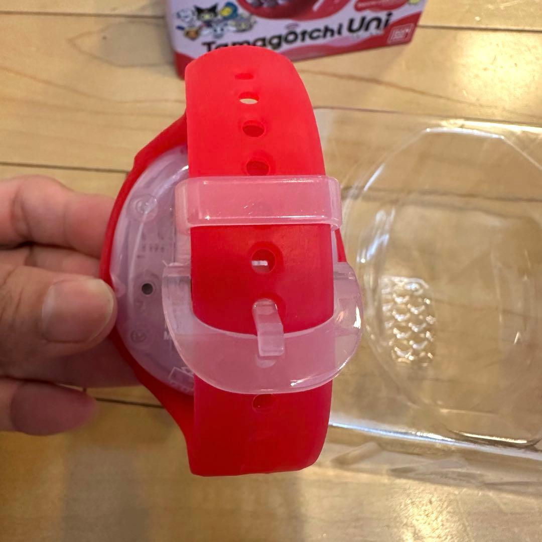Tamagotchi Uni たまごっちユニ 赤 サンリオキャラクター