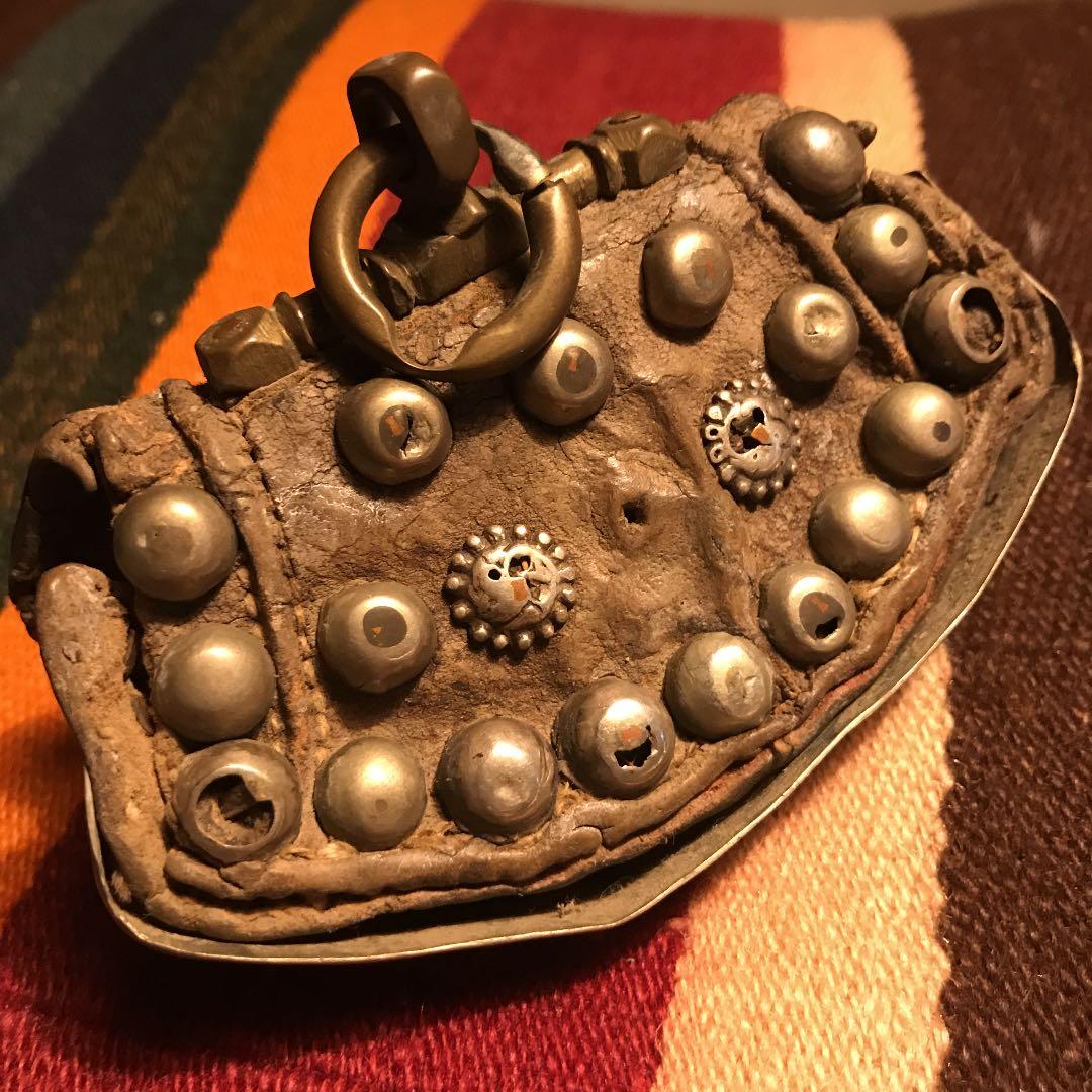 チベッタントルコ石　アンティークレザークラフト　シルバーワーク