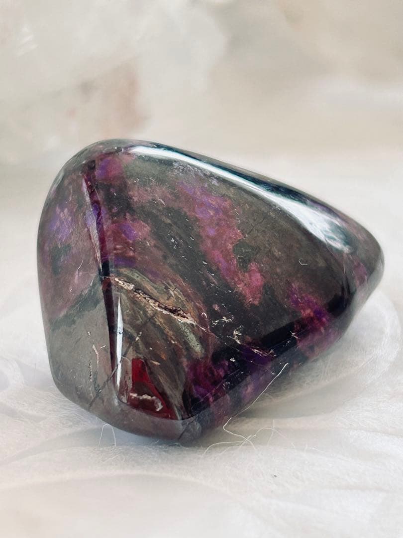 【希少】★世界三大ヒーリングストーン　天然 高品質 スギライト