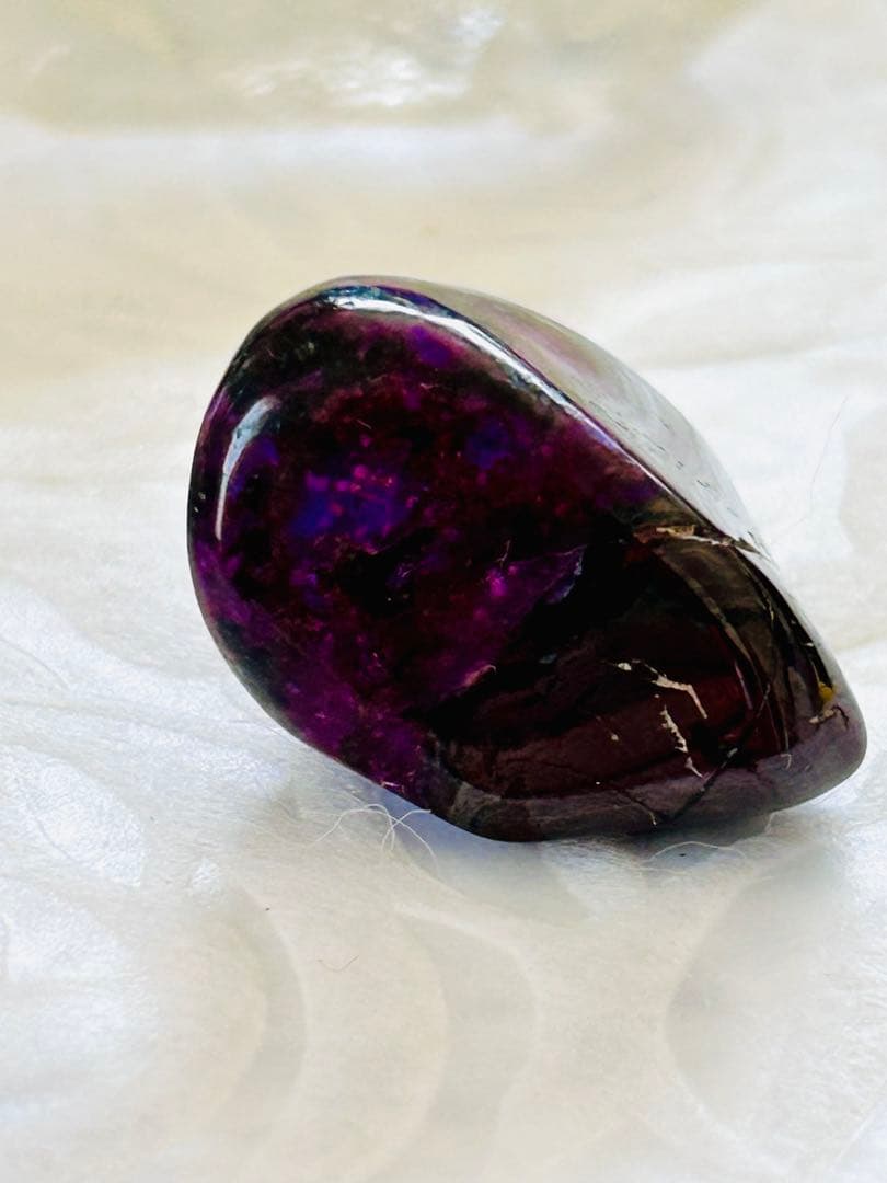 【希少】★世界三大ヒーリングストーン　天然 高品質 スギライト