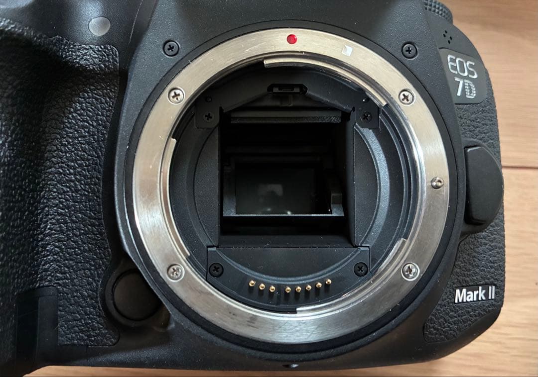 Canon EOS 7D Mark II 本体