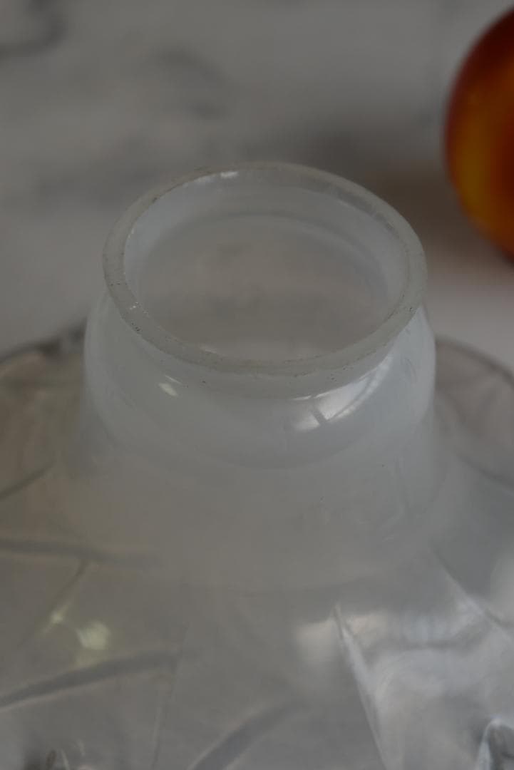 美品　フランスアンティーク　花フォルム　オパリン　ガラスシェード