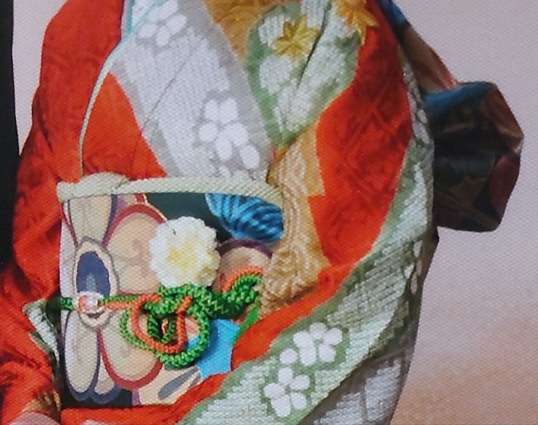 期間限定お値下げ中　振袖 赤・緑・金の花柄　小物一式セット