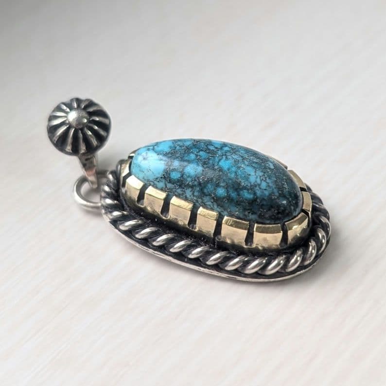 おんせんたまご様　ハンドメイドのターコイズトップ　インディアンジュエリー風