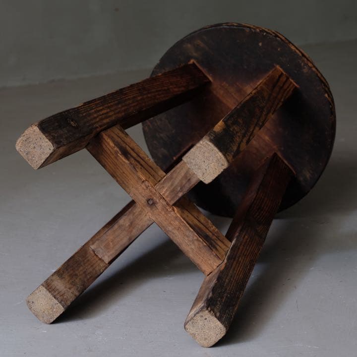 杉材 古い丸椅子　スツール チェア プリミティブ 古民具 骨董 古家具 古道具