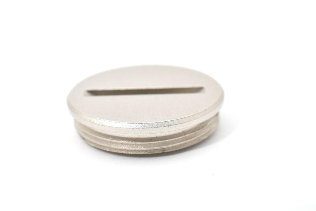 Contax T2用電池蓋　概ねキレイです。使用OKです。