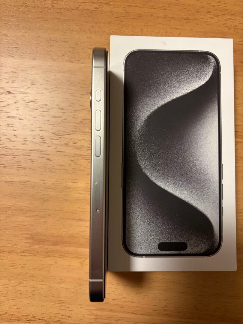 iPhone 15 pro 128GB ホワイトチタニウム