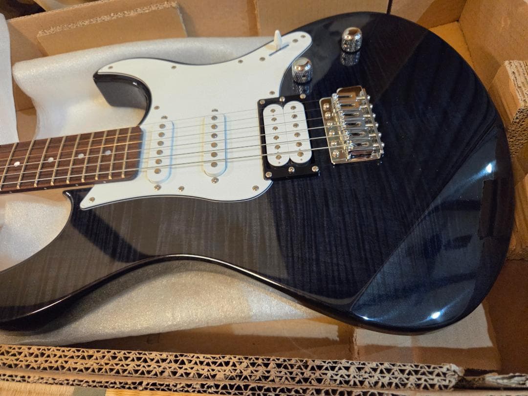 Ymmmm 　ヤマハ　パシフィカ212VFM　YAMAHA