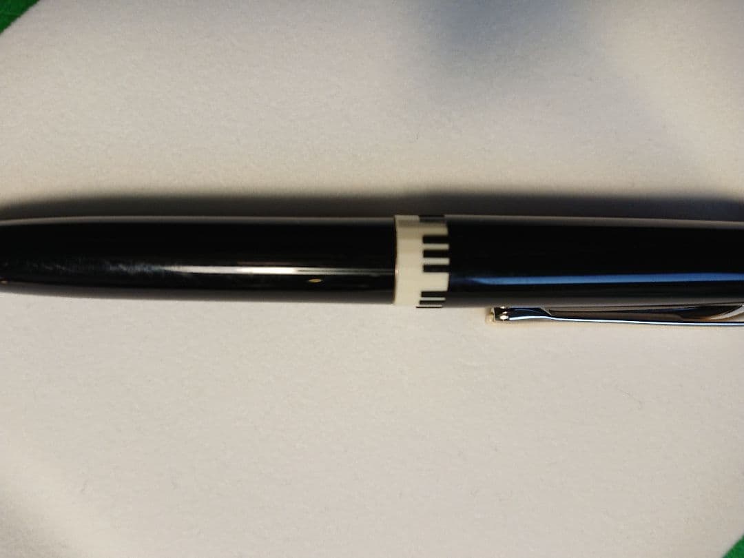 MONTBLANC カラヤン 黒いボールペン メタルクリップ付き