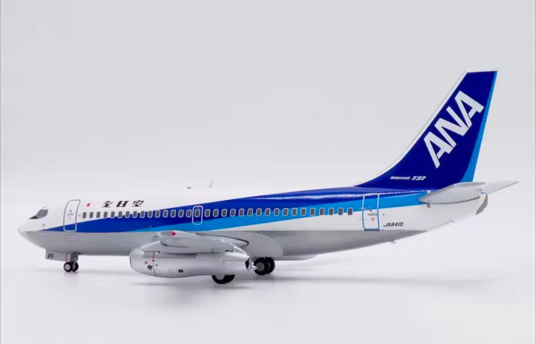 ANA ボーイング737 1/200 航空模型