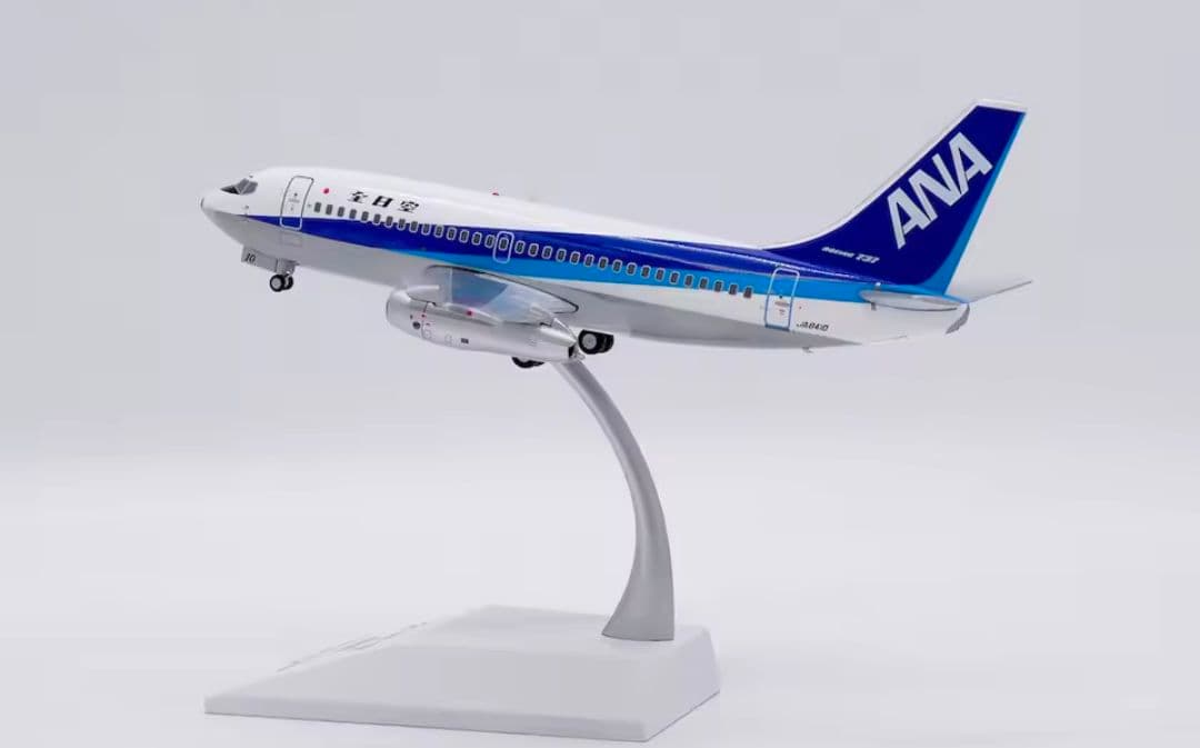 ANA ボーイング737 1/200 航空模型