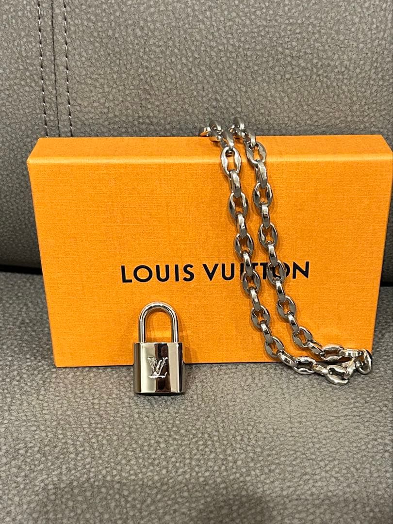 正規品　LOUIS VUITTON シルバー南京錠 ネックレス