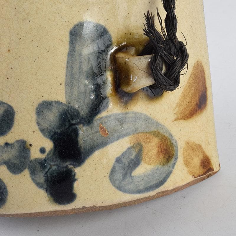 沖縄　琉球焼　壺屋焼　小橋川製陶所　仁王窯造　花文　抱瓶　共箱　C　8899