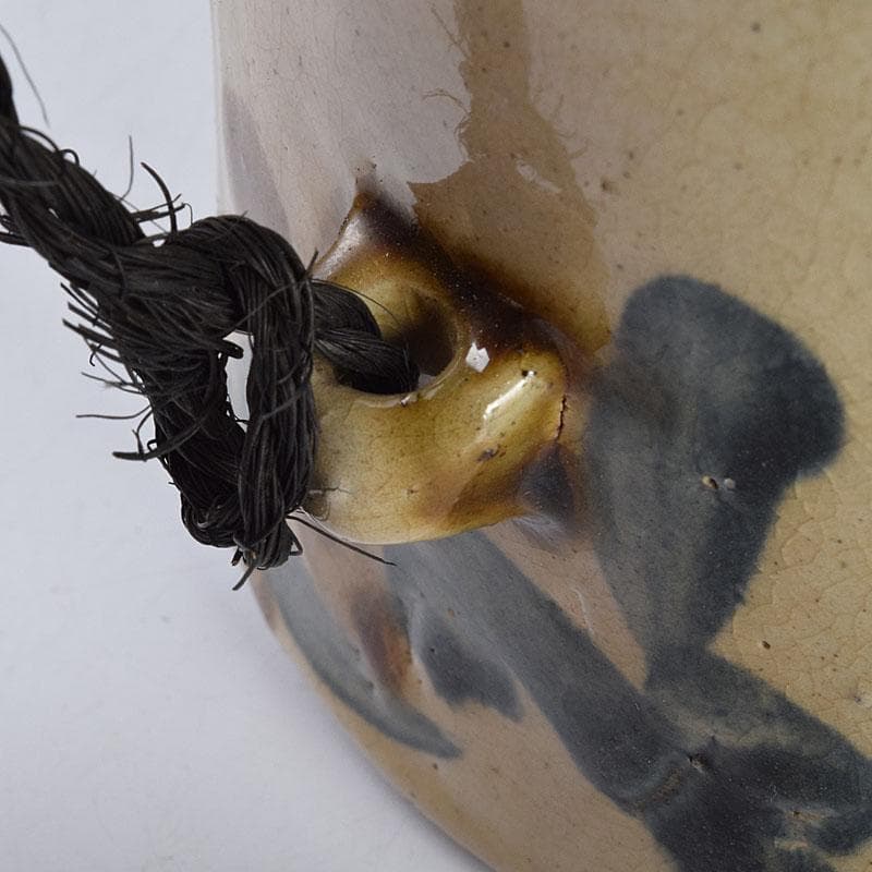 沖縄　琉球焼　壺屋焼　小橋川製陶所　仁王窯造　花文　抱瓶　共箱　C　8899