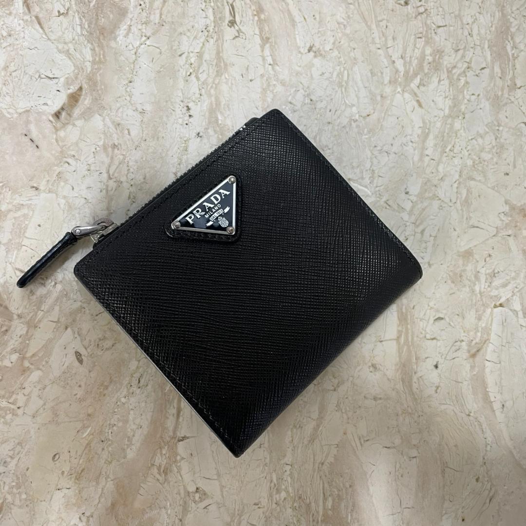 PRADA 二つ折り財布 プラダ サフィアーノ トライアングル 2MC066 黒